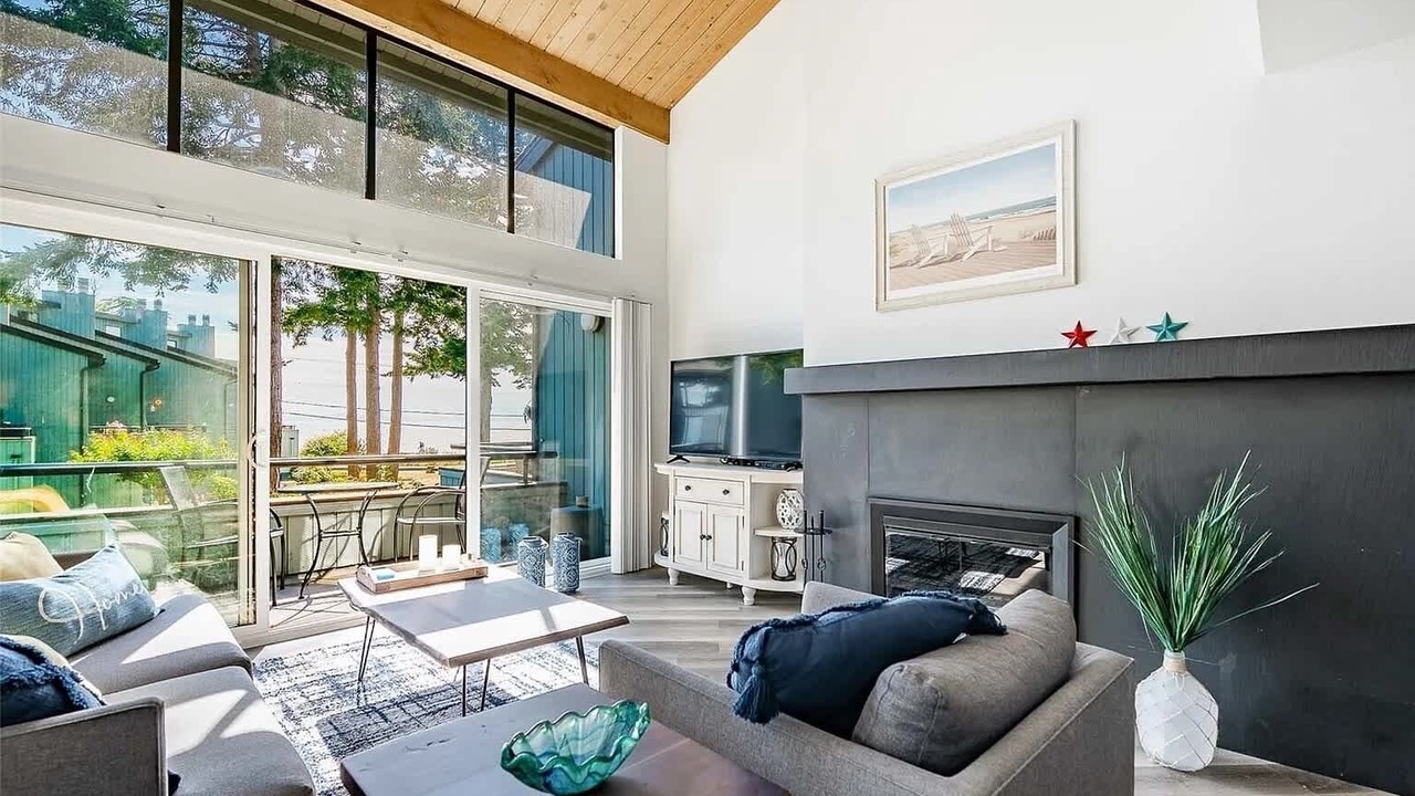 Photo of Livingroom in Birch Bay