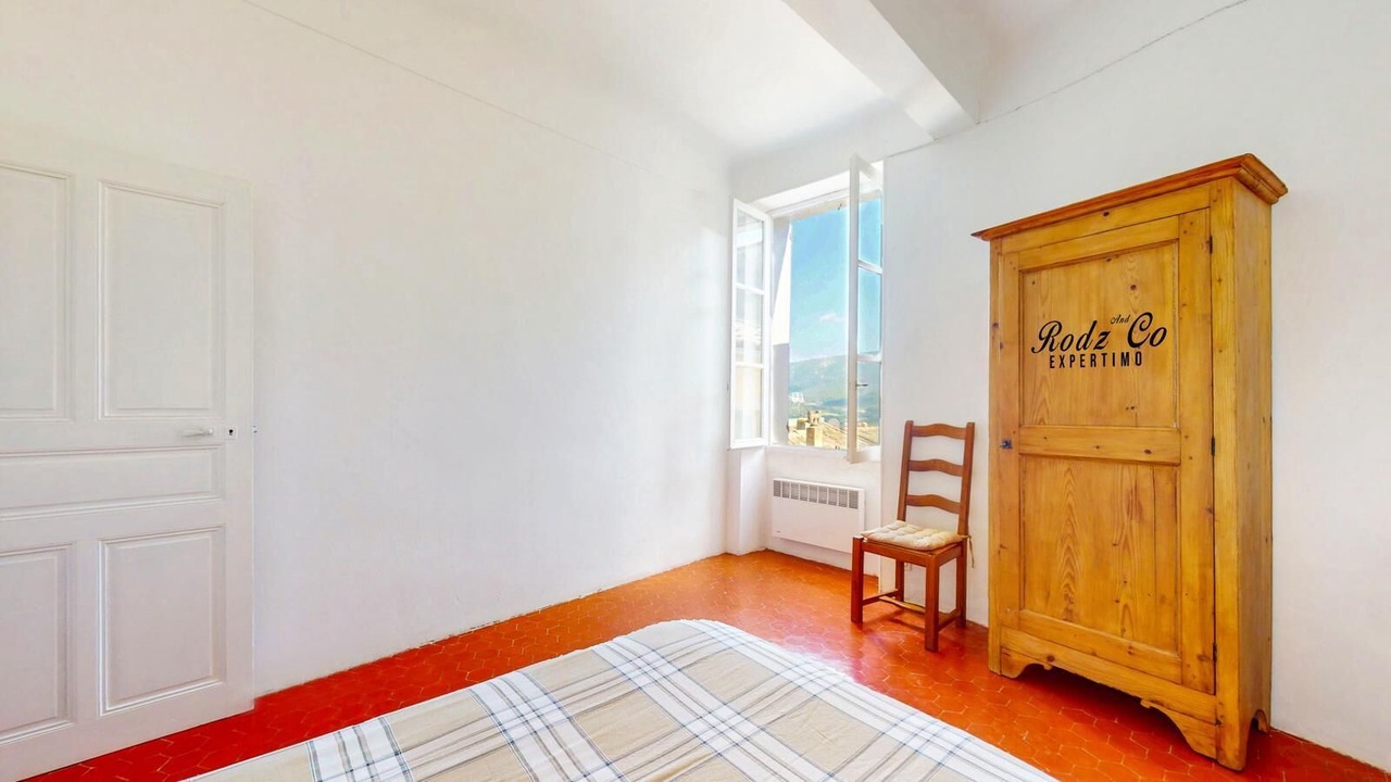 Photo of Bedroom in Saint-Martin-de-Castillon