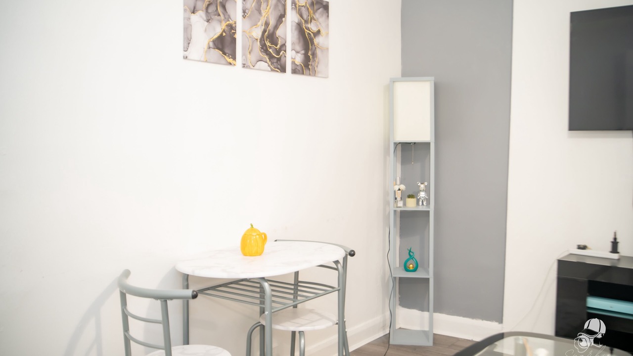 Photo of Others in Wormholt and White City