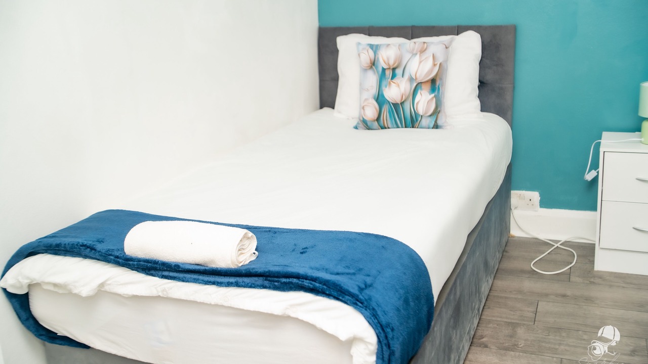 Photo of Bedroom in Wormholt and White City