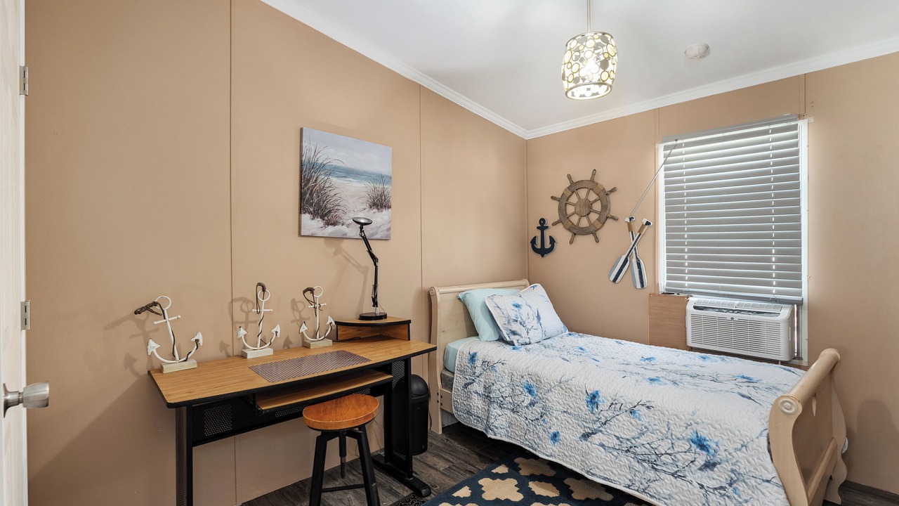 Photo of Bedroom in Coffee City