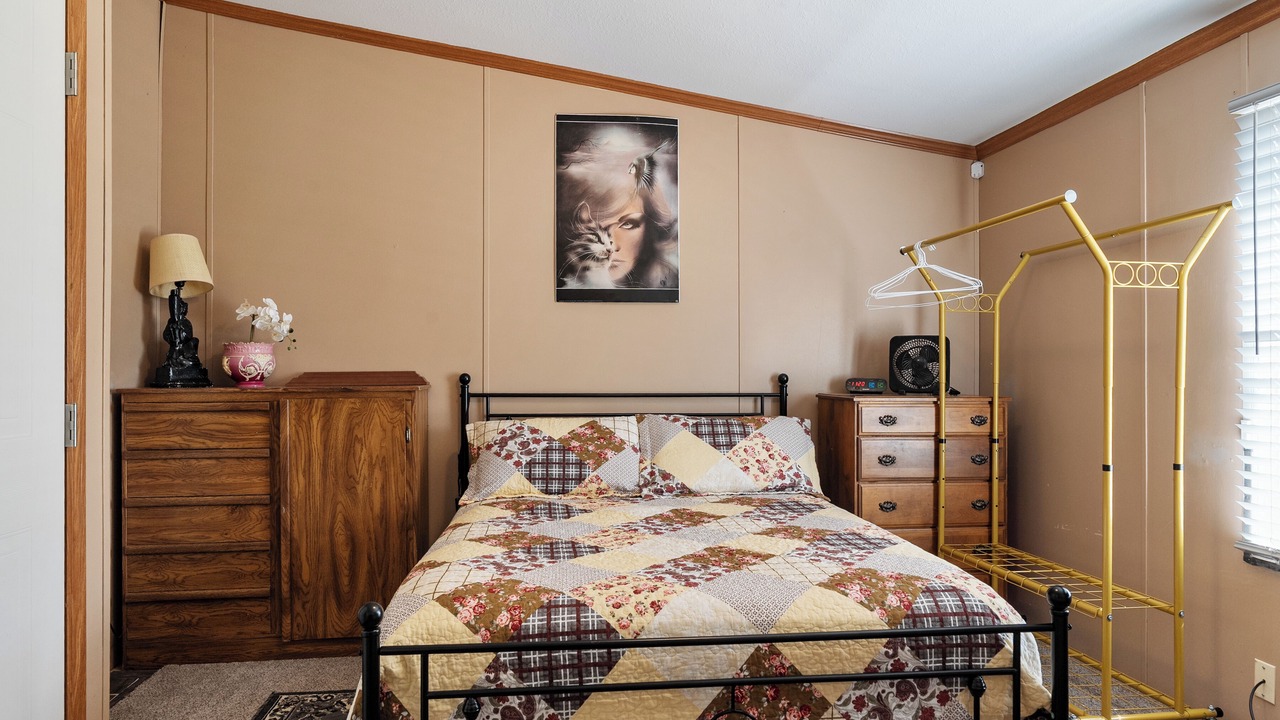 Photo of Bedroom in Coffee City