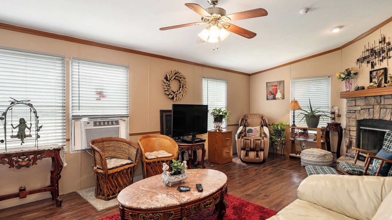 Photo of Livingroom in Coffee City