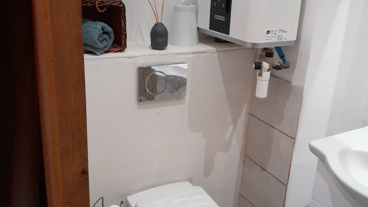 Photo of Bathroom in Droisy