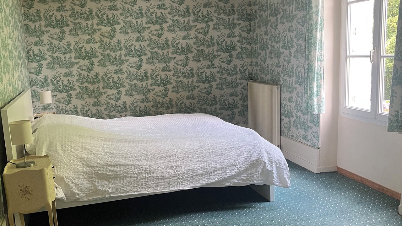 Photo of Bedroom in Saint-Antoine-du-Rocher