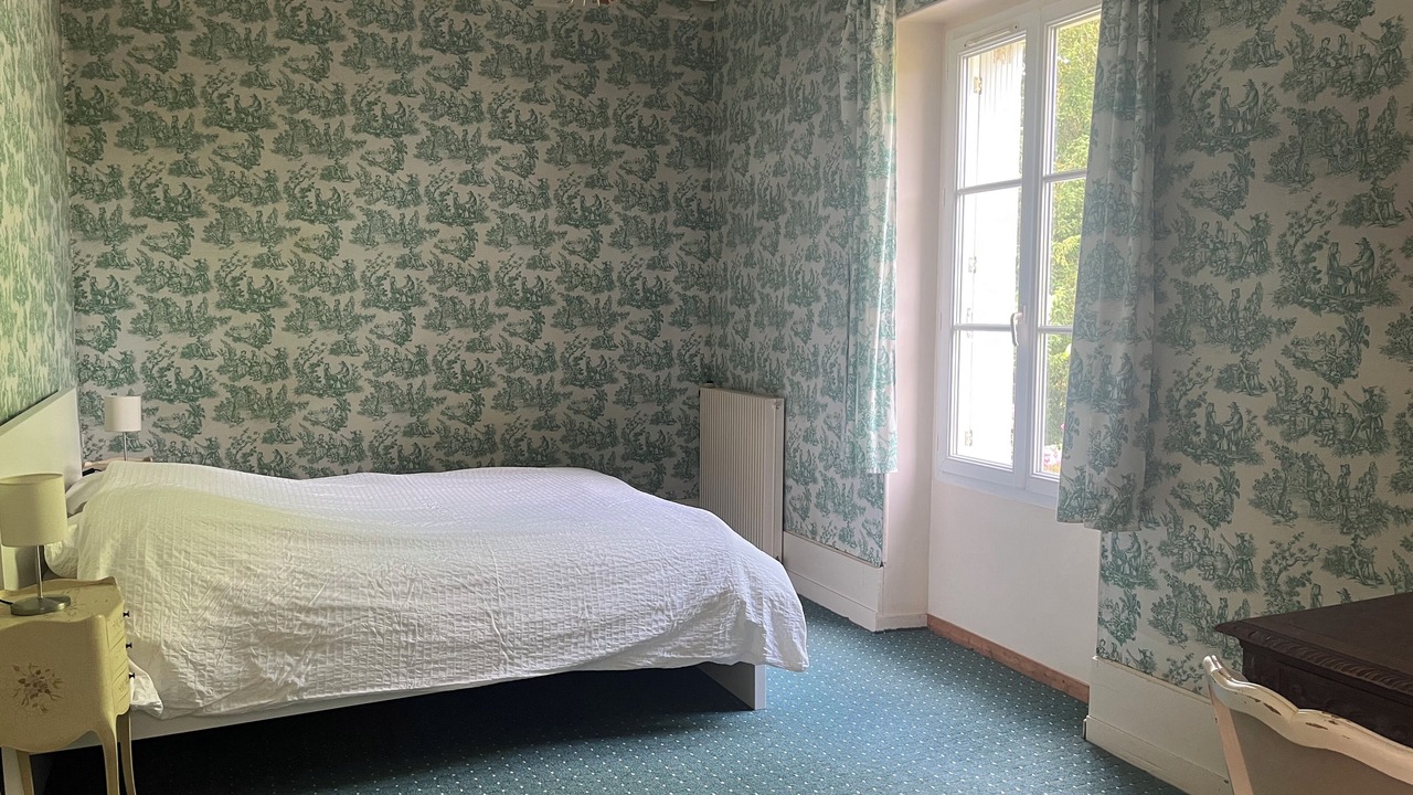 Photo of Bedroom in Saint-Antoine-du-Rocher