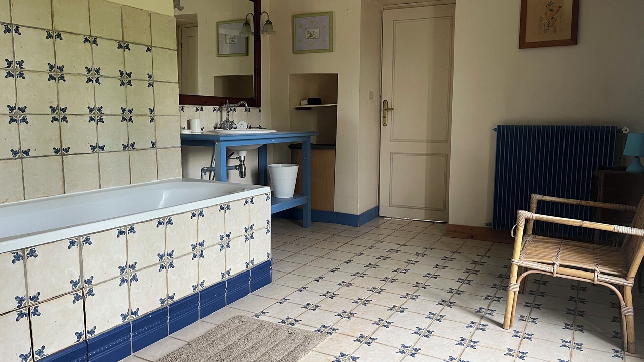 Photo of Bathroom in Saint-Antoine-du-Rocher