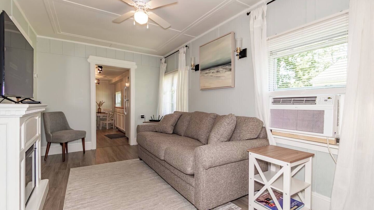 Photo of Livingroom in Mentor Headlands