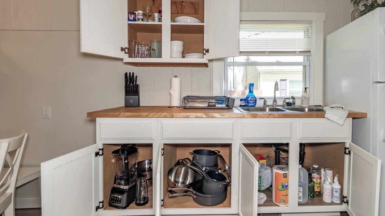 Photo of Kitchen in Mentor Headlands