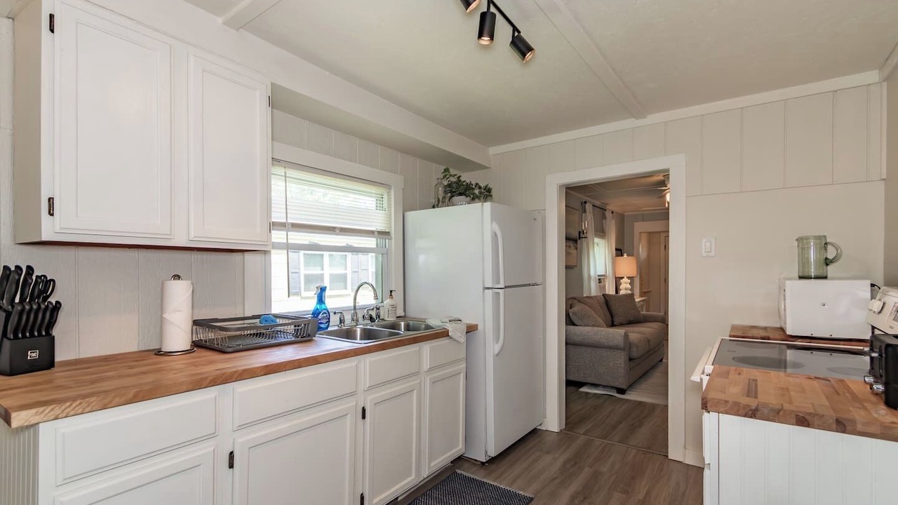 Photo of Kitchen in Mentor Headlands