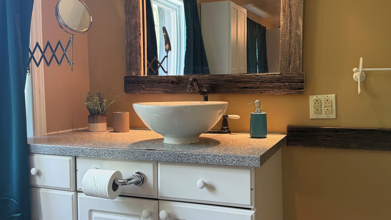 Photo of Bathroom in Arden