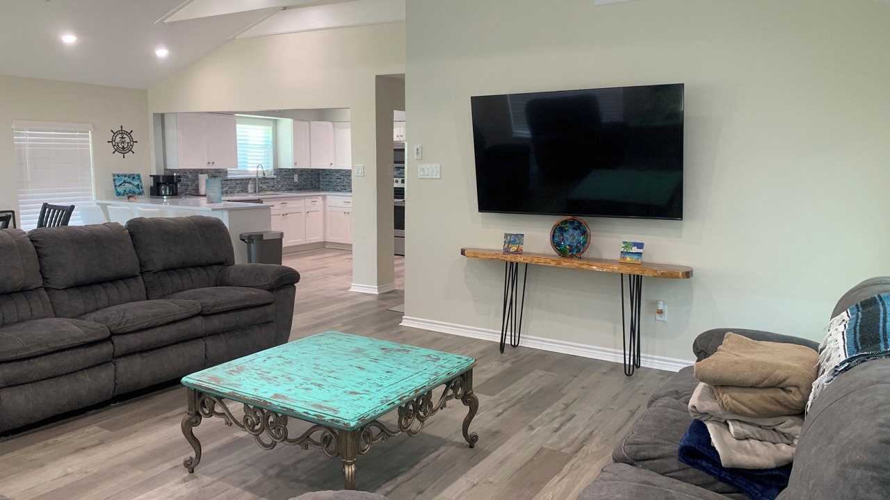 Photo of Livingroom in Cedar Lane
