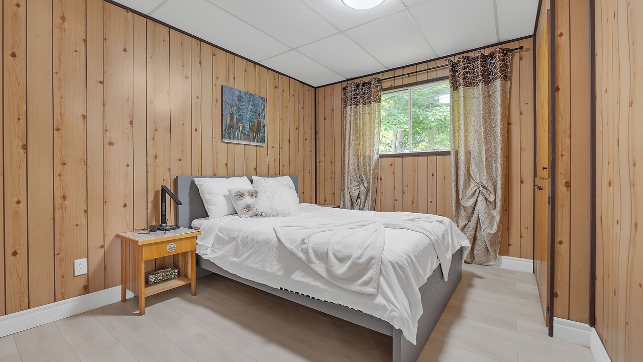 Photo of Bedroom in Coboconk