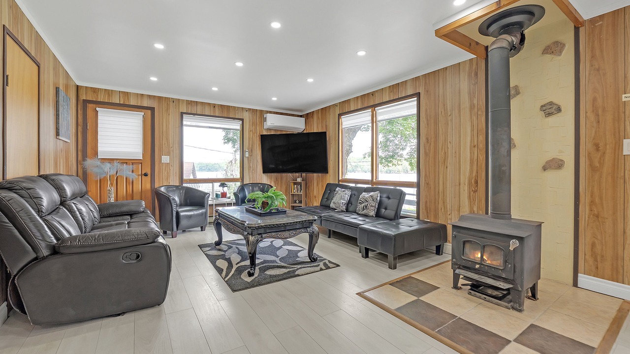 Photo of Livingroom in Coboconk