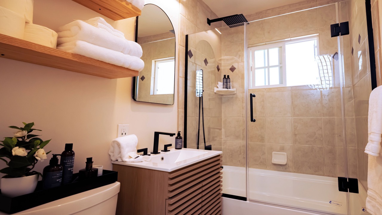 Photo of Bathroom in Winter Gardens