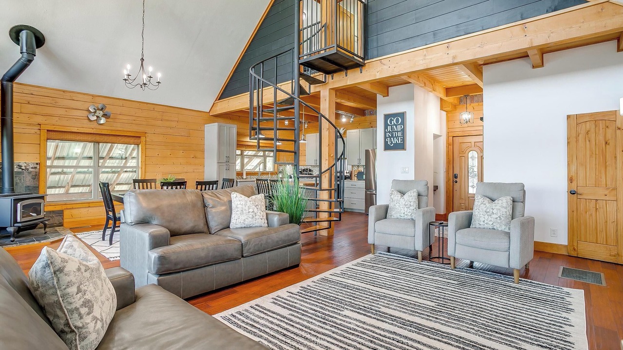 Photo of Livingroom in Dennis