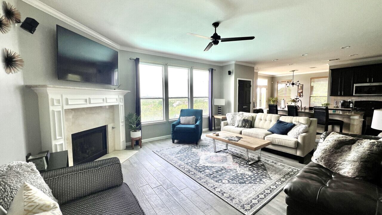 Photo of Livingroom in Stone Oak