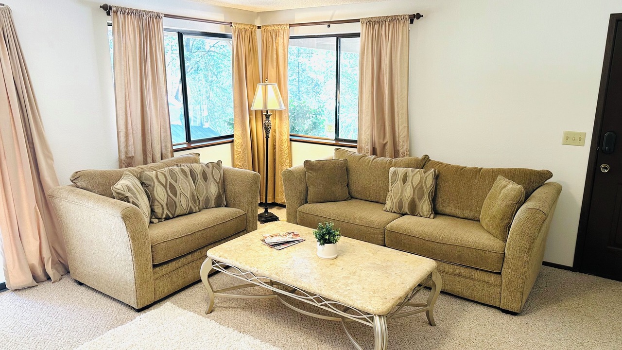 Photo of Livingroom in Trinity County