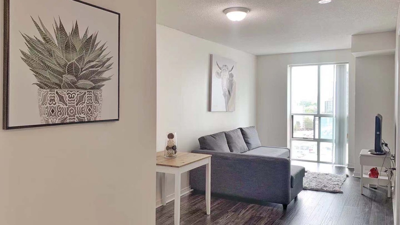 Photo of Livingroom in Newtonbrook