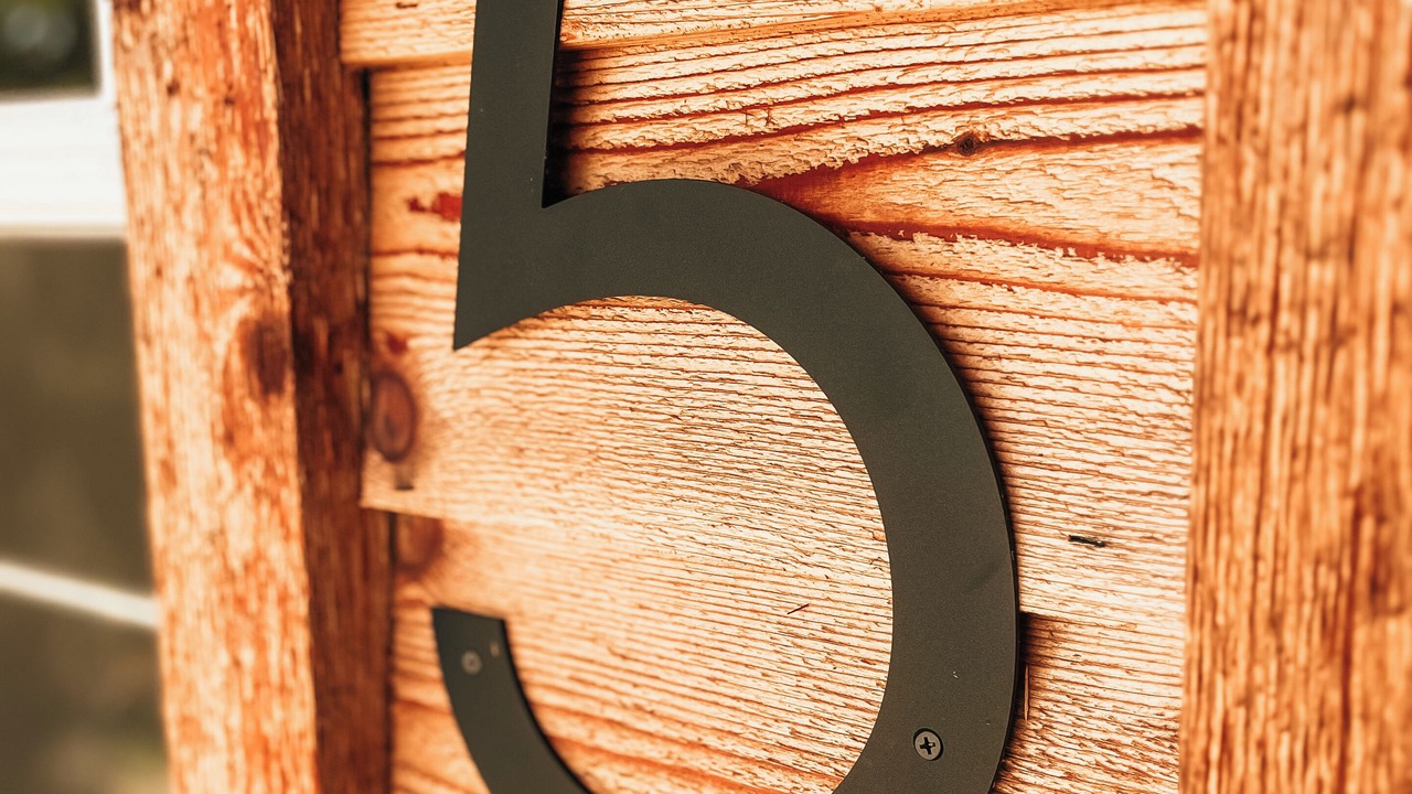 Photo of Outdoor in Iron Post