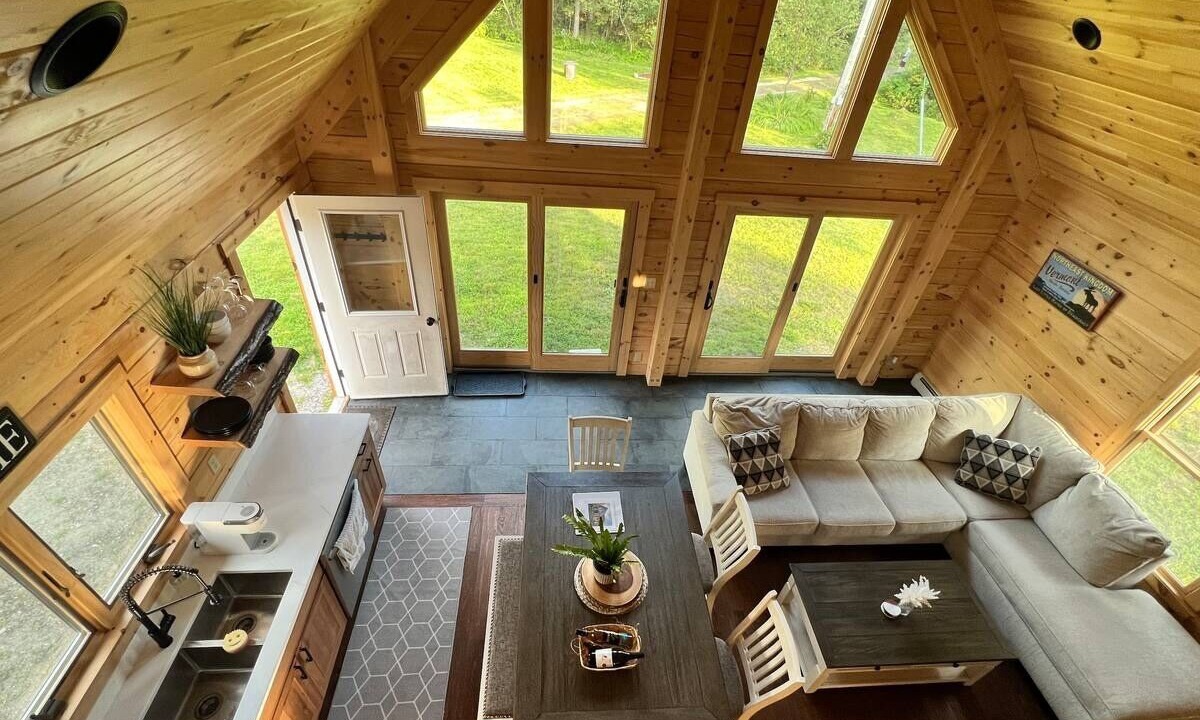 Photo of Livingroom in East Haven