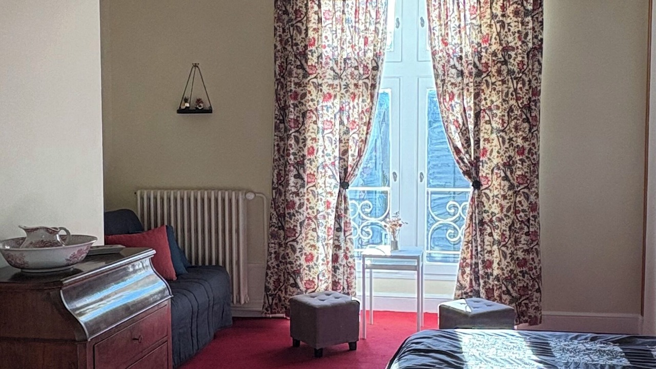 Photo of Bedroom in Chinon