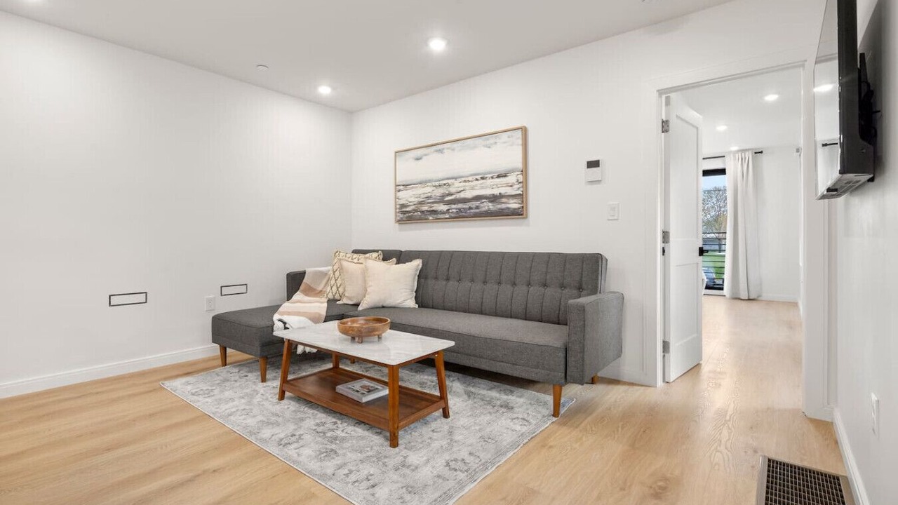 Photo of Livingroom in Jeffries Point