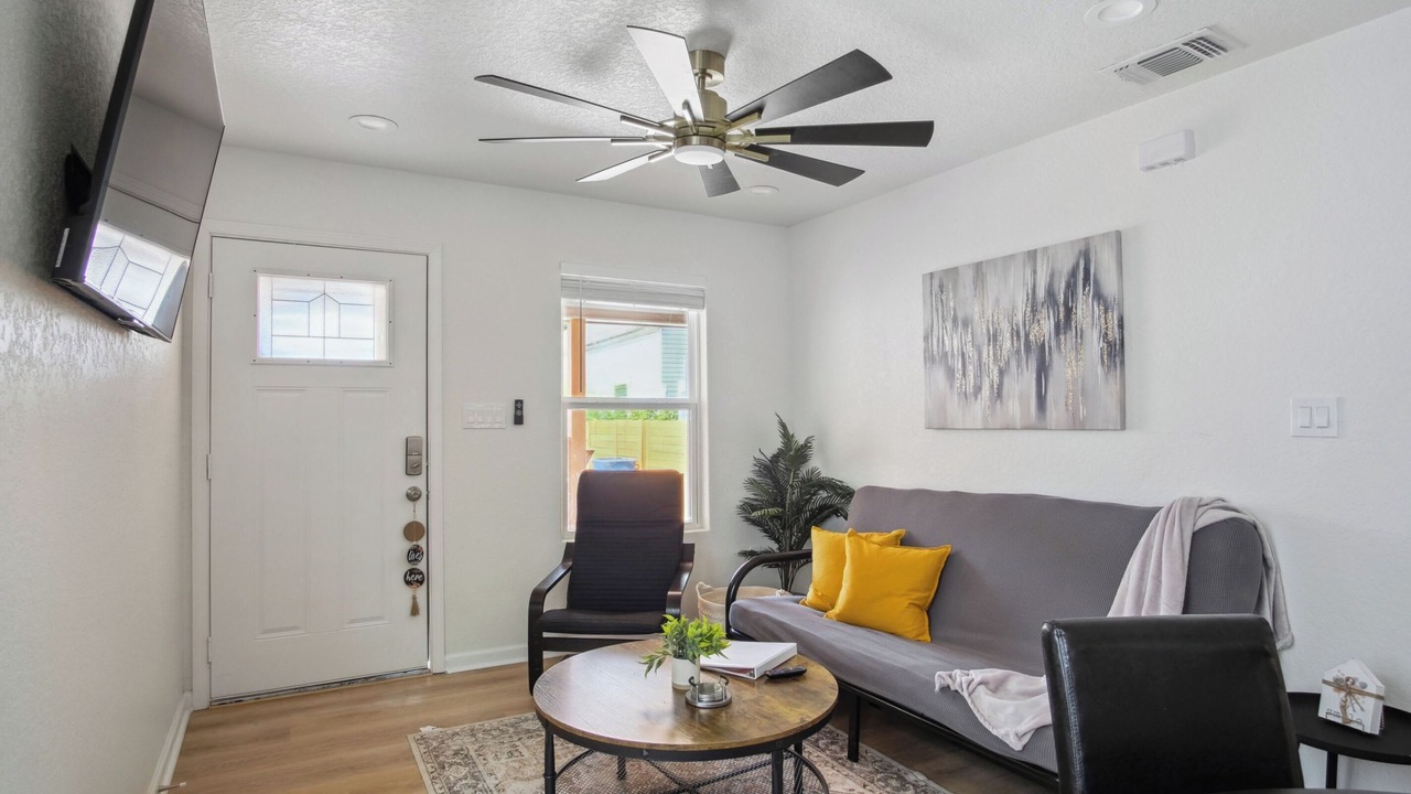 Photo of Livingroom in Denver Heights