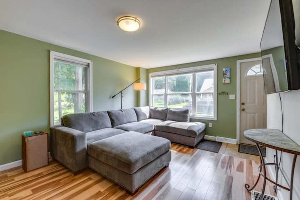 Photo of Livingroom in Burlington