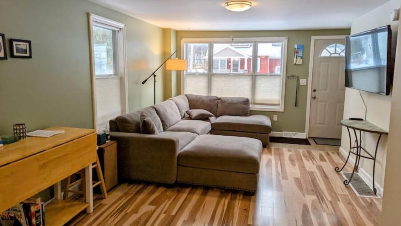 Photo of Livingroom in Burlington