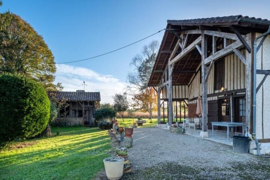 Photo of Patio Balcony in Lacquy