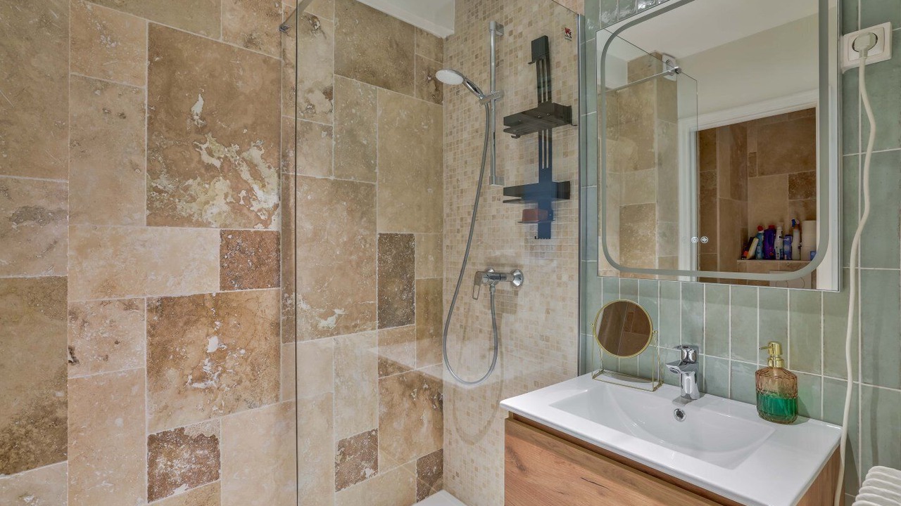 Photo of Bathroom in Montparnasse