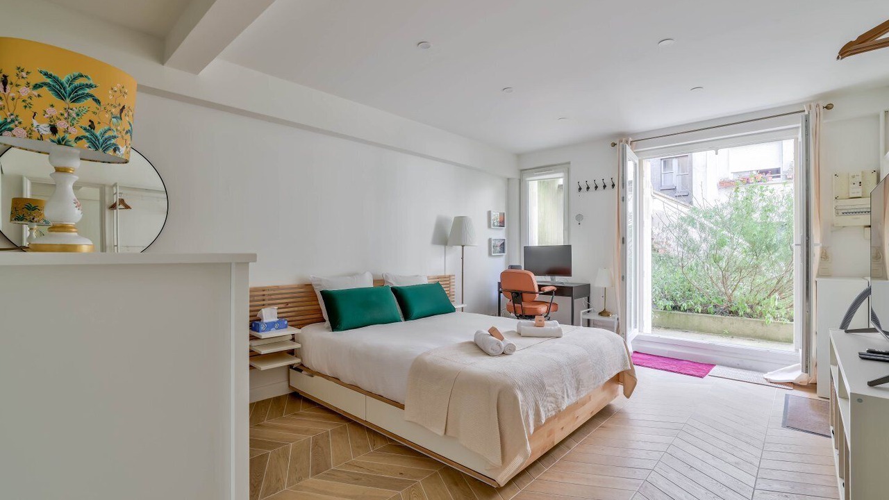 Photo of Bedroom in Montparnasse