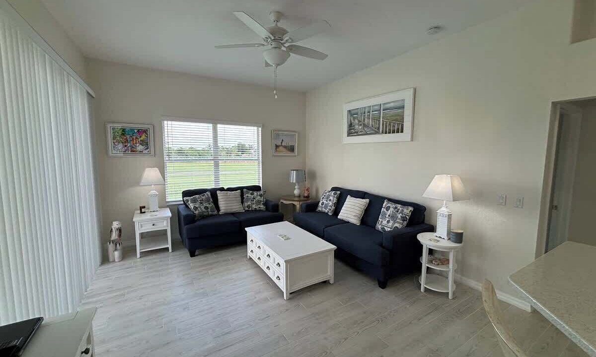 Photo of Livingroom in Long Meadow