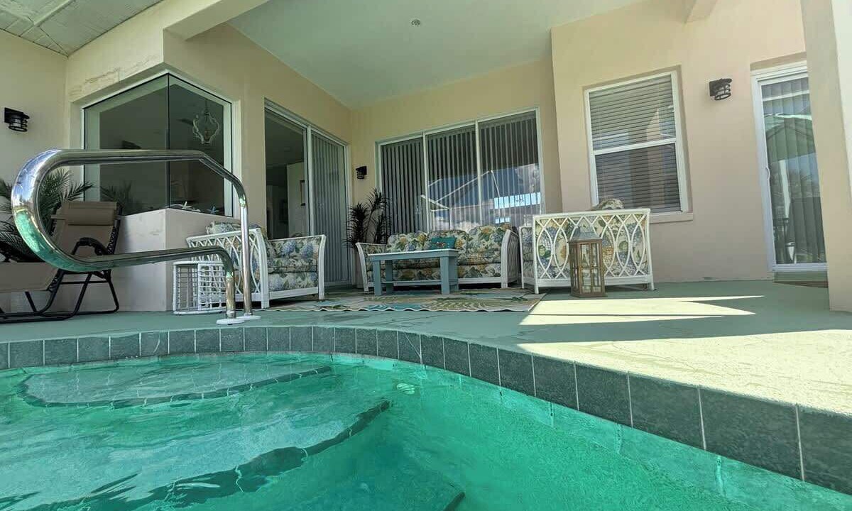 Photo of Patio Balcony in Long Meadow
