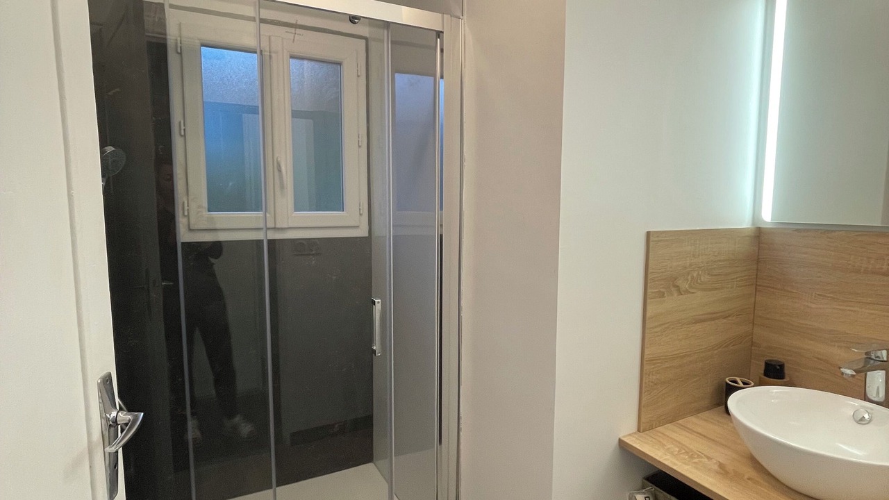 Photo of Bathroom in Saint-Hilaire-Saint-Florent