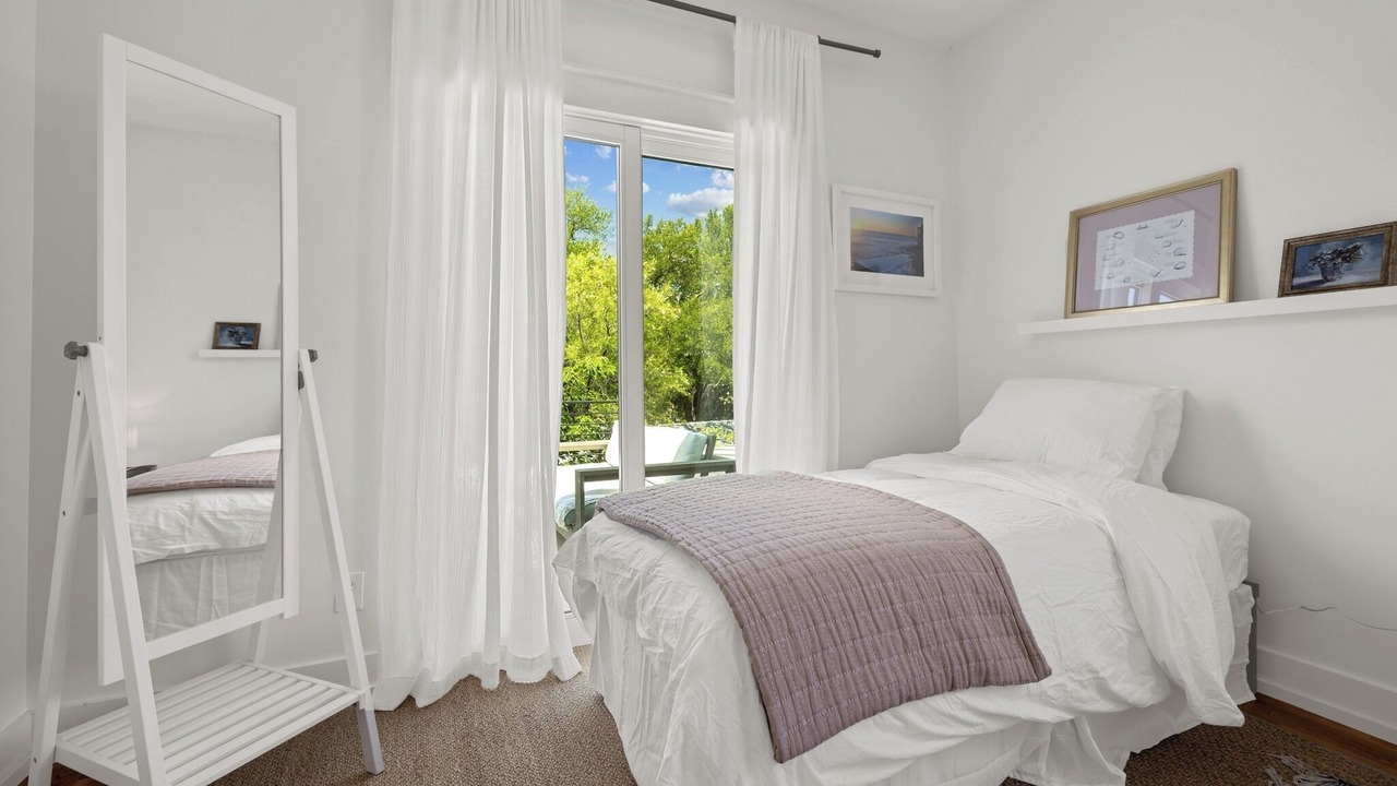 Photo of Bedroom in Blackshear-Prospect Hill