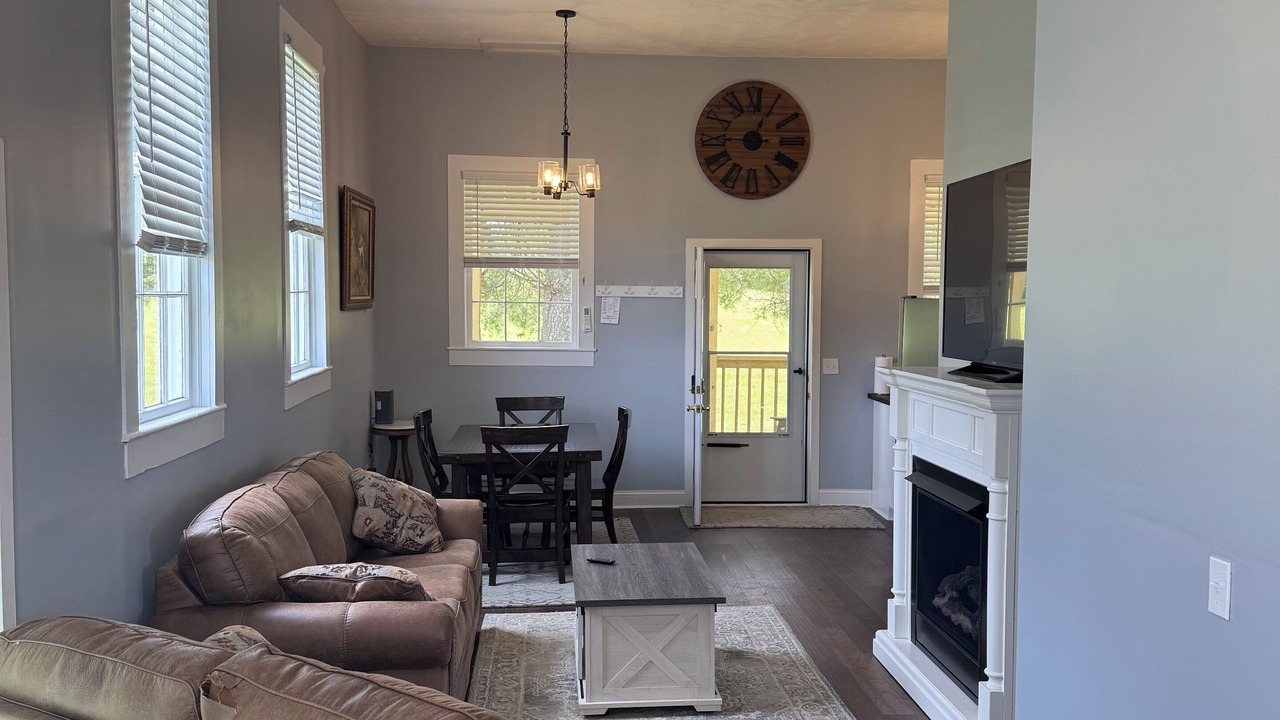 Photo of Livingroom in Pilot