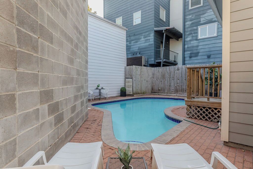 Photo of Outdoor in Neartown