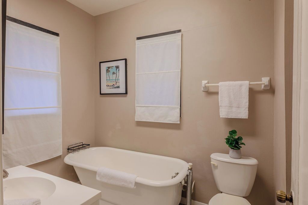 Photo of Bathroom in Neartown