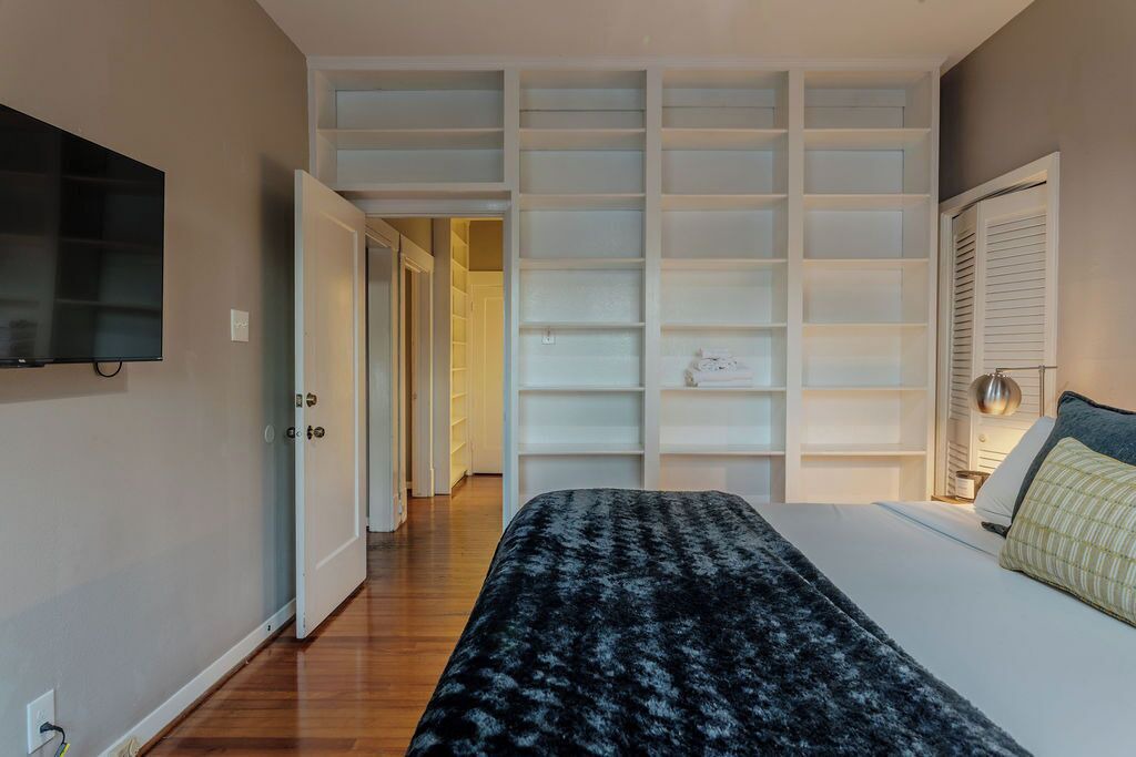 Photo of Bedroom in Neartown