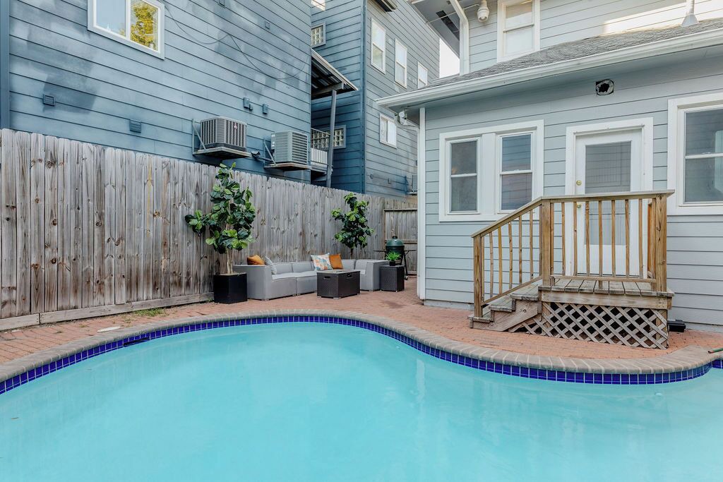 Photo of Outdoor in Neartown