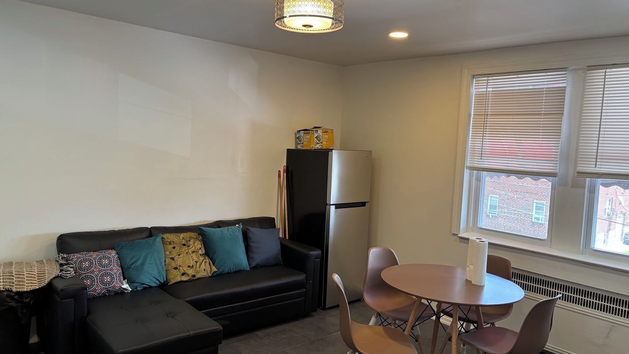 Photo of Livingroom in Foxcroft Square