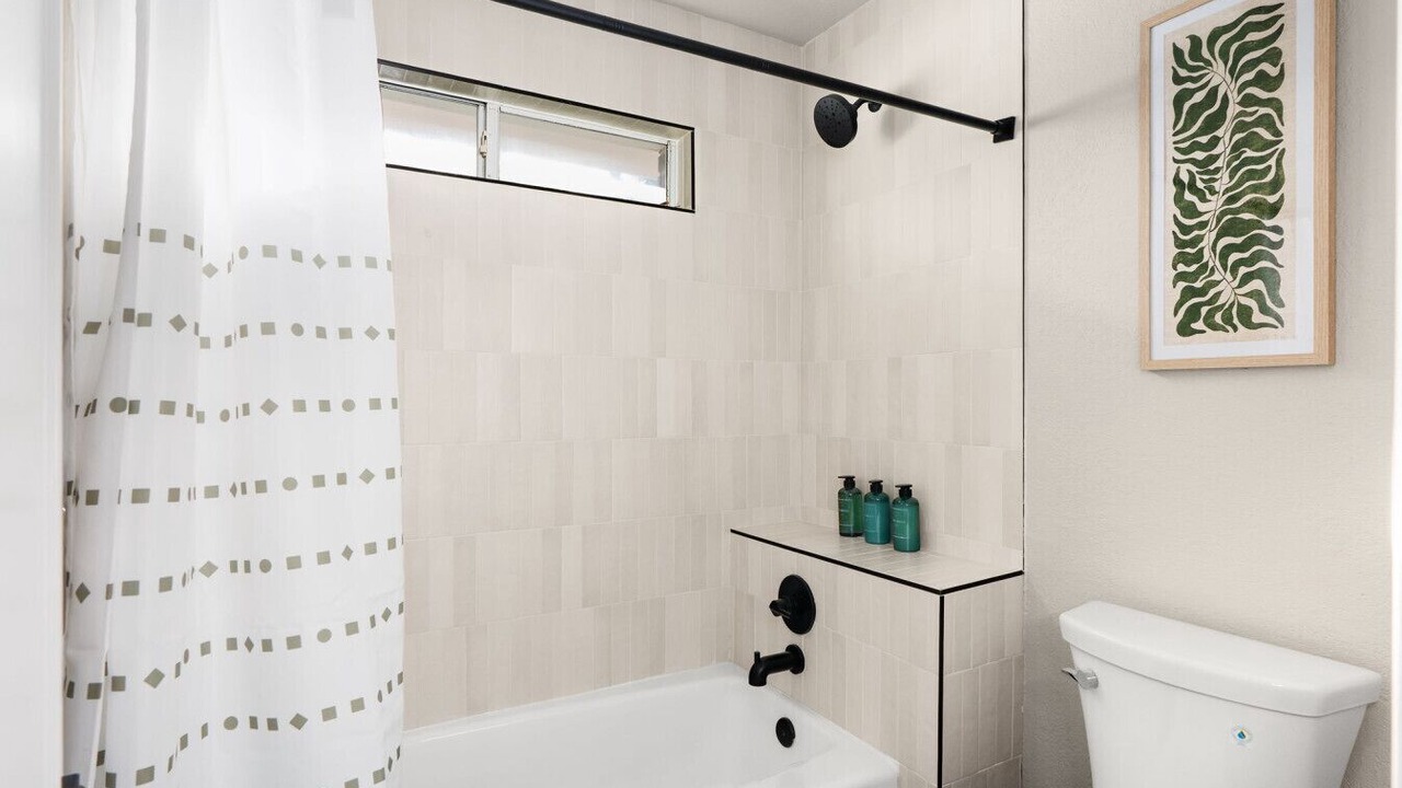 Photo of Bathroom in Glenlake