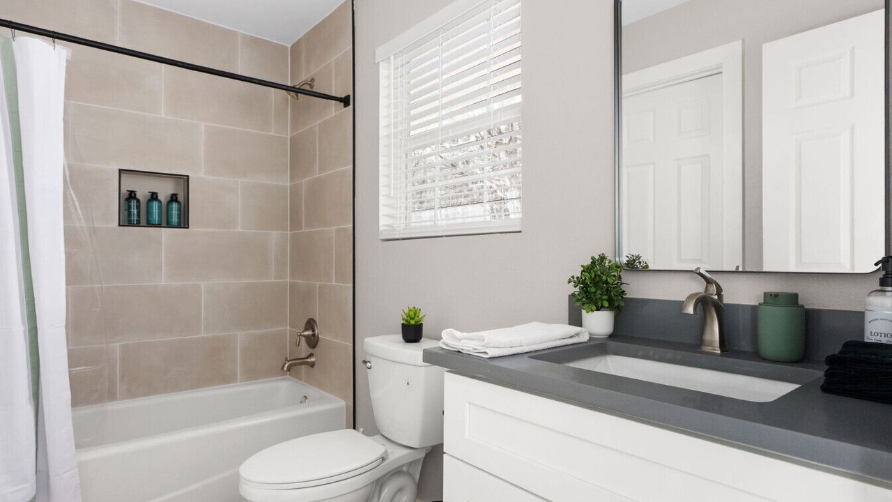Photo of Bathroom in Glenlake