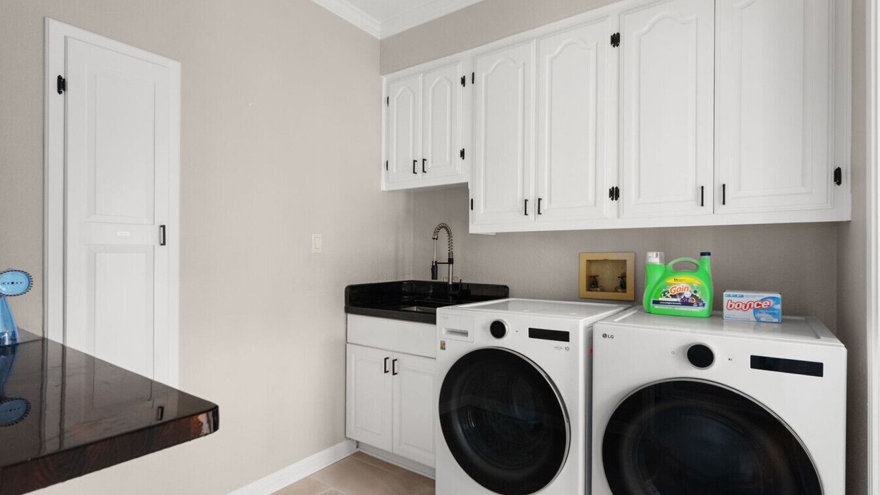 Photo of Bedroom in Glenlake