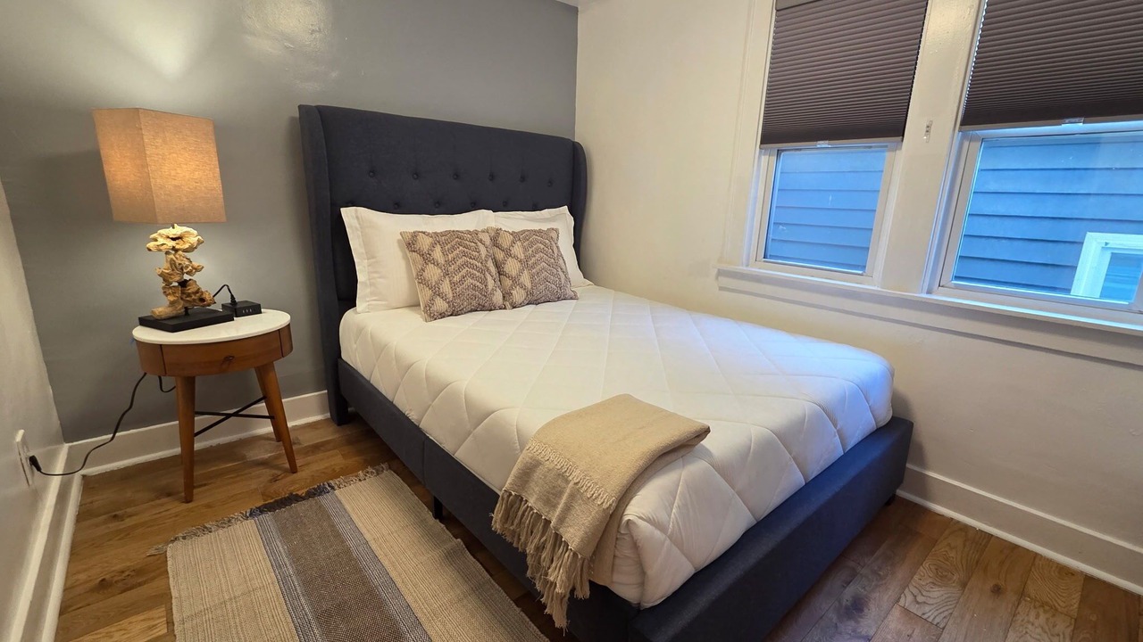 Photo of Bedroom in Whiting