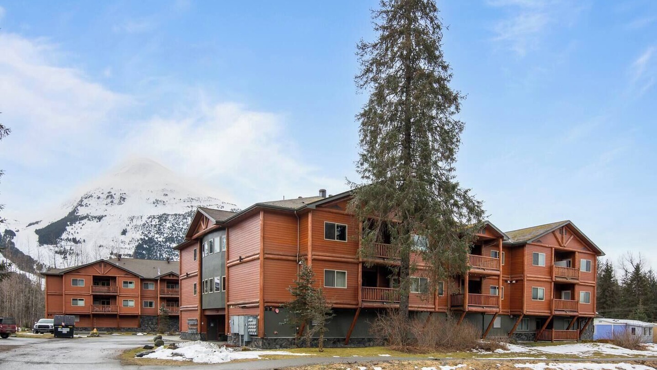 Photo of Others in Alyeska