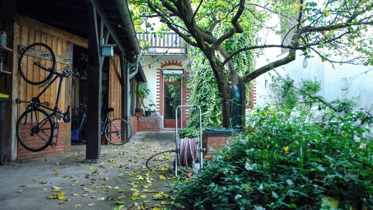 Photo of Outdoor in Republique - Tolstoi