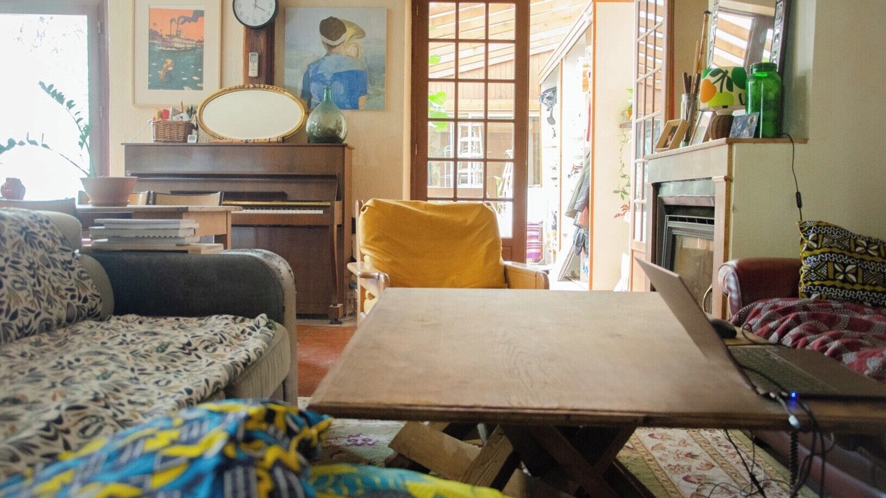 Photo of Livingroom in Republique - Tolstoi